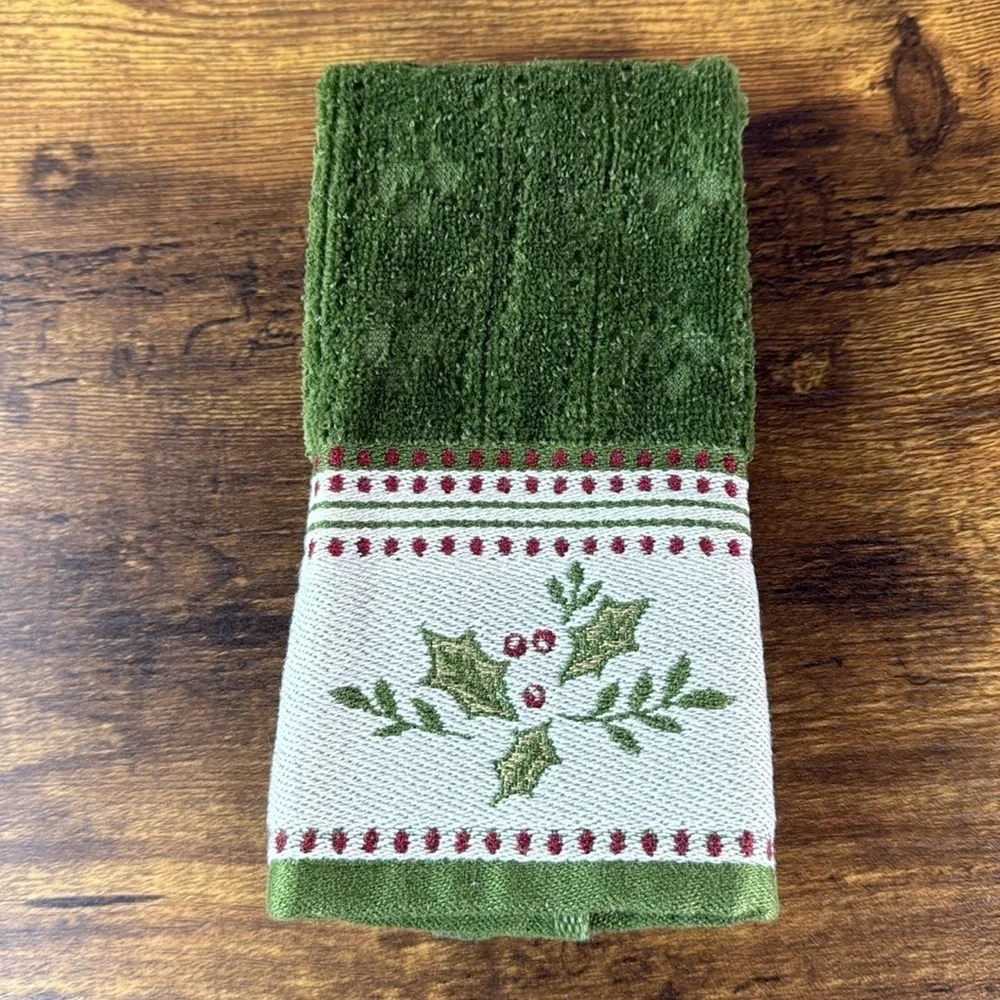 Green Holiday Towel with Holly Design